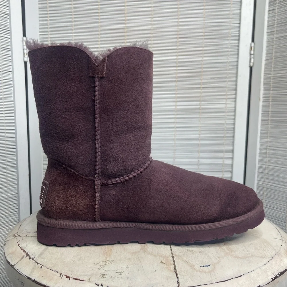 UGG Bailey Button Bling Boots Port Suede Swarovski Crystal Sheepskin Size 6